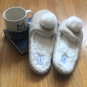 Cute Pom Pom detail Old Navy slippers
